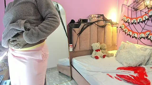 Snapshot of LoveQueen2 chatting on October 24, 2025, 11:42 am LoveQueen2 online show from October 24, 2025, 11:42 am