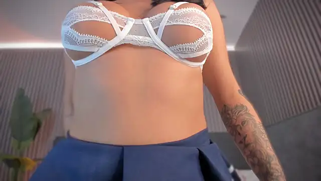 emelie 89 online show from March 28, 2026, 12:28 pm