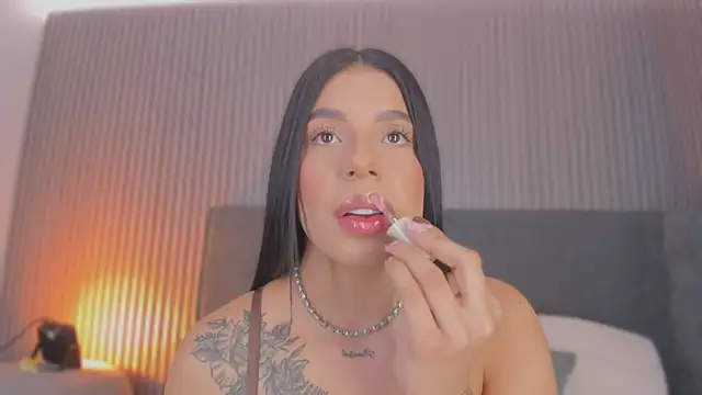 emelie 89 online show from February 12, 2026, 12:38 pm