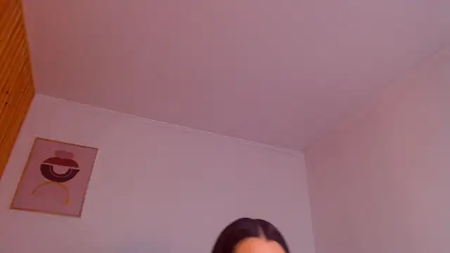 YvonneEverlee online show from January 5, 2026, 8:45 pm