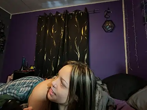 skinwalkingzombie online show from December 3, 2024, 9:50 pm