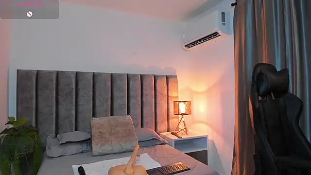 SamanthaSmithx online show from November 19, 2025, 12:10 am