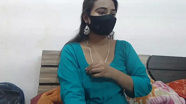wildbabes online show from May 6, 2026, 6:12 pm