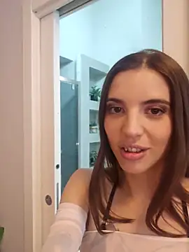 Snapshot of licoricepizza chatting on October 19, 2025, 2:09 pm licoricepizza online show from October 19, 2025, 2:09 pm