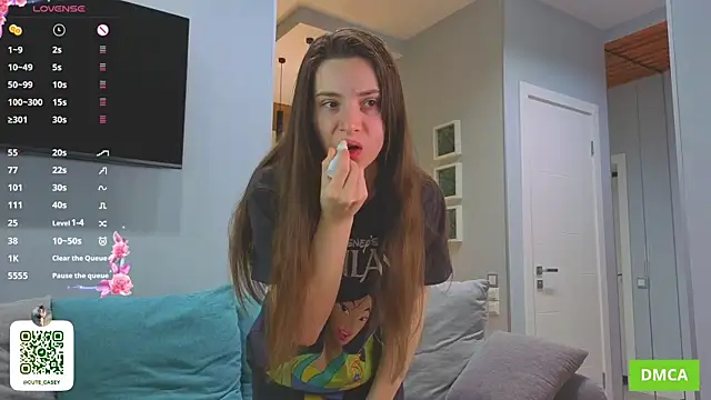 Snapshot of DonnaBurkee chatting on November 3, 2025, 5:34 am DonnaBurkee online show from November 3, 2025, 5:34 am