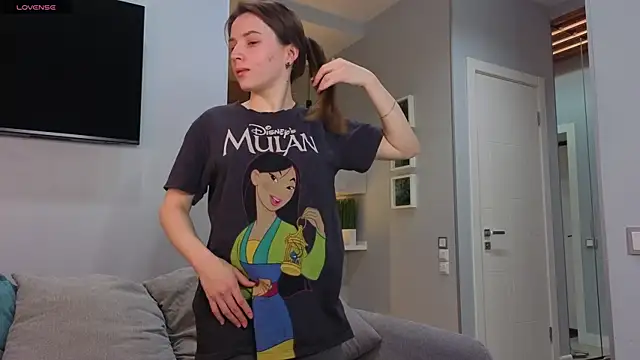 Snapshot of DonnaBurkee chatting on November 12, 2025, 4:05 am DonnaBurkee online show from November 12, 2025, 4:05 am