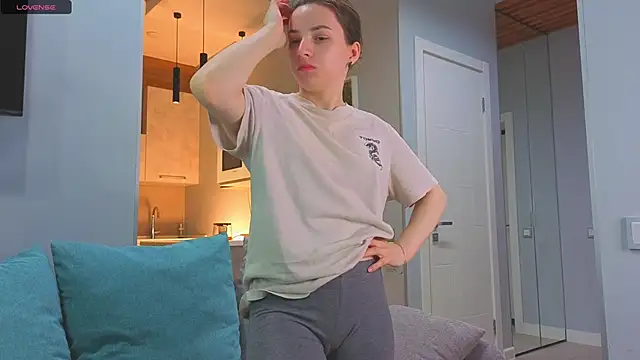 Snapshot of DonnaBurkee chatting on October 28, 2025, 4:13 am DonnaBurkee online show from October 28, 2025, 4:13 am