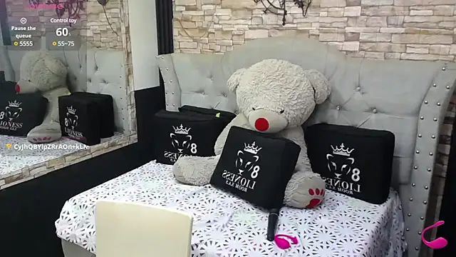 Snapshot of sia_cavad chatting on March 18, 2025, 4:17 pm sia cavad online show from March 18, 2025, 4:17 pm