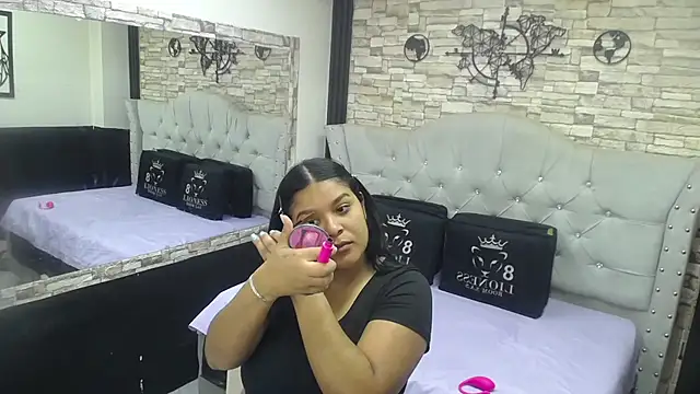 Snapshot of sia_cavad chatting on December 3, 2025, 1:10 pm sia cavad online show from December 3, 2025, 1:10 pm