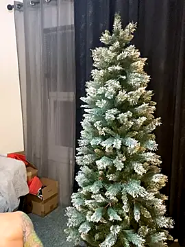 Yourhotboy 42 online show from November 29, 2025, 5:57 pm