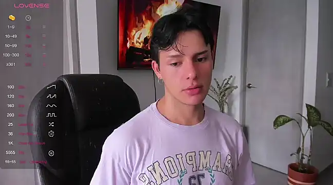 Alexxblue online show from December 18, 2024, 6:14 pm