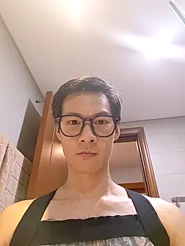 Snapshot of horny_slavedog chatting on November 17, 2025, 9:13 am horny slavedog online show from November 17, 2025, 9:13 am