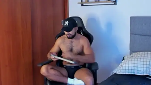 ethaanjones online show from October 13, 2025, 9:05 pm