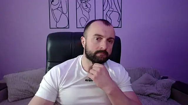 brindlefly6969 online show from April 7, 2026, 10:50 am