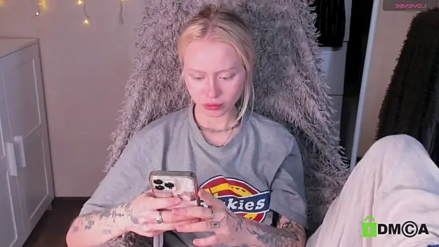 Snapshot of MalenaErnman chatting on November 20, 2025, 10:27 am MalenaErnman online show from November 20, 2025, 10:27 am