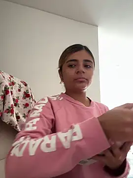 Snapshot of pamell_col chatting on November 19, 2025, 2:06 pm pamell col online show from November 19, 2025, 2:06 pm