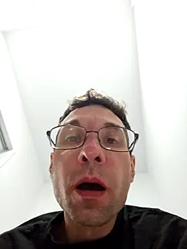 Snapshot of Iliketocooksquirt25 chatting on November 10, 2025, 3:11 am Iliketocooksquirt25 online show from November 10, 2025, 3:11 am