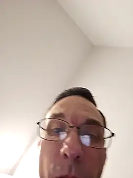 Snapshot of Iliketocooksquirt25 chatting on November 9, 2025, 2:04 am Iliketocooksquirt25 online show from November 9, 2025, 2:04 am