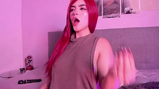 Im Scarlet online show from March 19, 2025, 6:01 pm