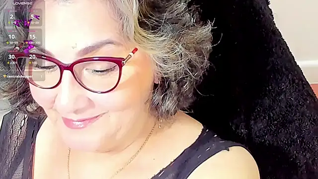 cataleya mom online show from November 20, 2025, 3:29 am