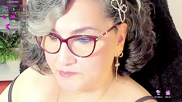 cataleya mom online show from November 25, 2025, 3:51 am