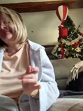 Snapshot of lady_charlyne chatting on December 7, 2024, 9:22 am lady charlyne online show from December 7, 2024, 9:22 am