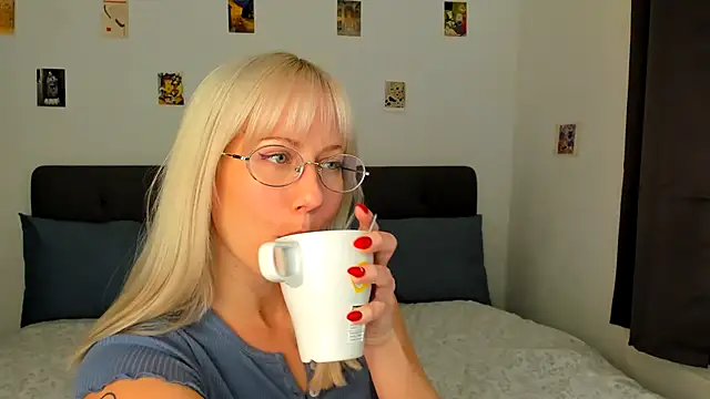 Snapshot of Ad_Astrid chatting on February 15, 2026, 7:35 pm Ad Astrid online show from February 15, 2026, 7:35 pm