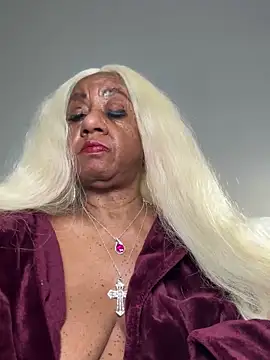 BreanaDivine online show from February 18, 2025, 1:54 am