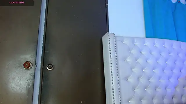 Alexa priincess online show from November 15, 2025, 3:27 pm