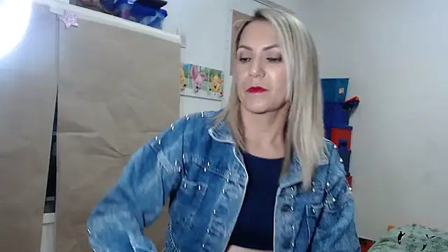 Snapshot of Chantal_hott chatting on January 10, 2026, 7:53 pm Chantal hott online show from January 10, 2026, 7:53 pm