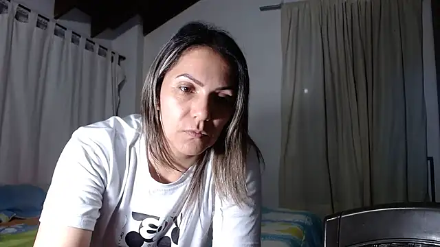 Chantal hott online show from October 28, 2025, 2:01 am