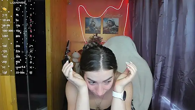 Fiery Brunette  online show from March 15, 2025, 8:37 am