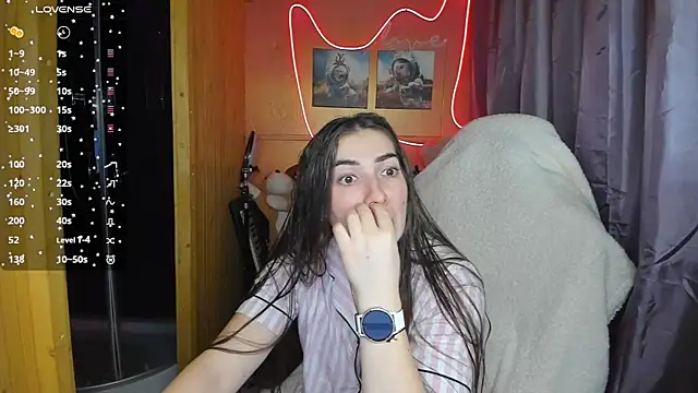 Fiery Brunette  online show from March 8, 2025, 3:02 pm