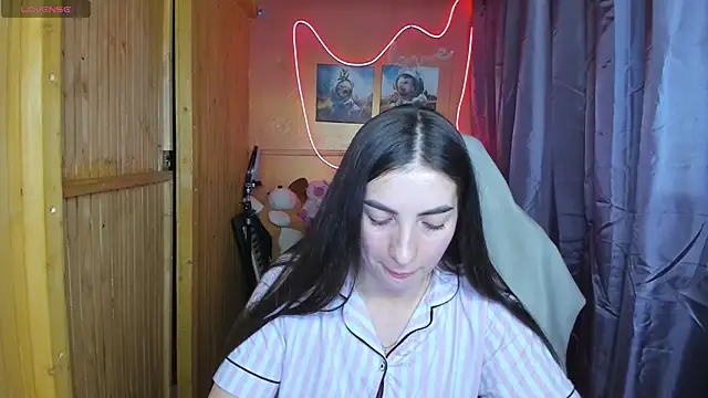 Fiery Brunette  online show from February 18, 2025, 12:49 pm