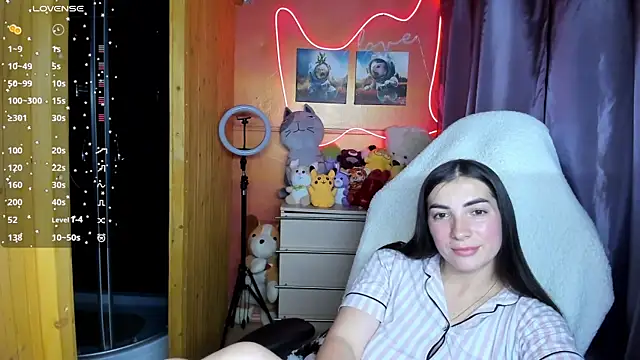 Fiery Brunette  online show from October 5, 2025, 3:41 am