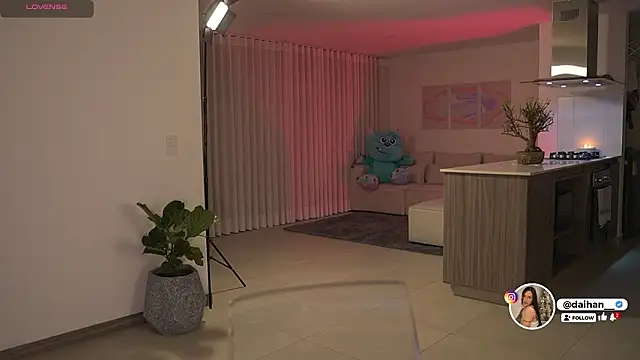 Daihanwatson  online show from February 10, 2026, 2:43 am