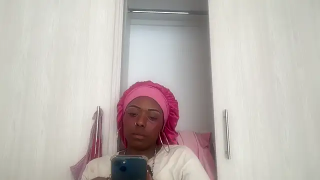 ChocolateCakeQueen online show from December 18, 2025, 9:40 pm