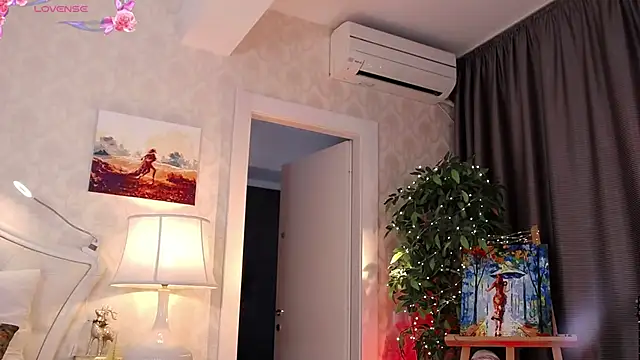 Snapshot of IreneHope chatting on December 15, 2025, 9:26 am IreneHope online show from December 15, 2025, 9:26 am