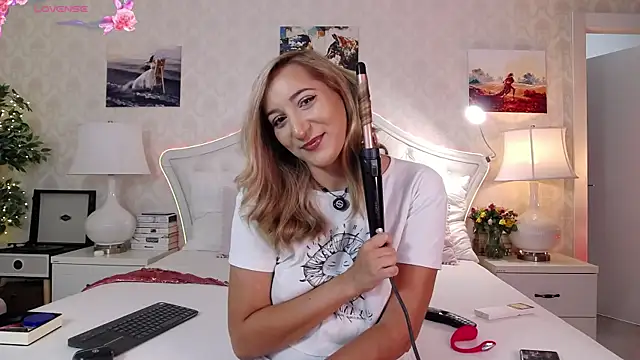 Snapshot of IreneHope chatting on July 3, 2026, 8:54 am IreneHope online show from July 3, 2026, 8:54 am