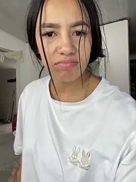 hannahb-e online show from December 14, 2025, 6:46 pm