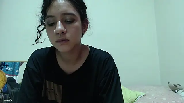 Snapshot of AlinaWoolf_ chatting on July 12, 2026, 6:36 am AlinaWoolf online show from July 12, 2026, 6:36 am
