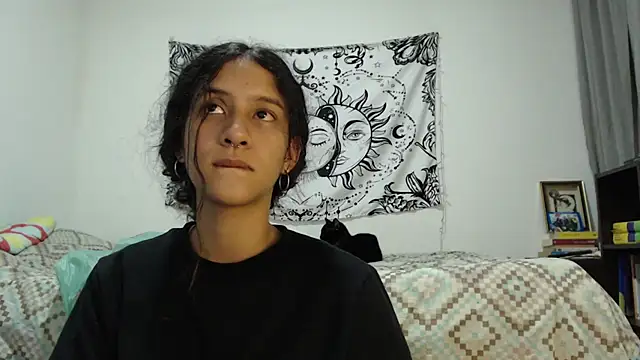 Snapshot of AlinaWoolf_ chatting on March 6, 2025, 4:30 am AlinaWoolf  online show from March 6, 2025, 4:30 am