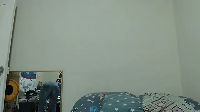 Snapshot of AlinaWoolf_ chatting on June 16, 2026, 11:05 pm AlinaWoolf online show from June 16, 2026, 11:05 pm