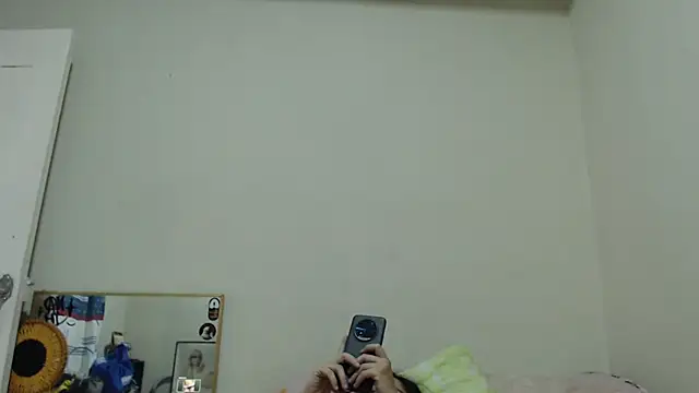 Snapshot of AlinaWoolf_ chatting on July 25, 2026, 4:24 pm AlinaWoolf online show from July 25, 2026, 4:24 pm
