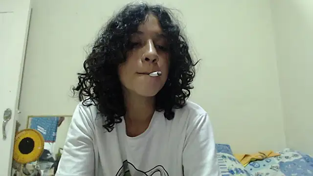 AlinaWoolf  online show from May 5, 2026, 1:41 am