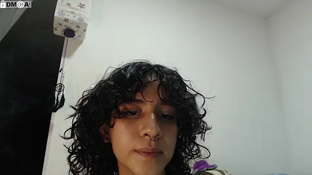 Snapshot of AlinaWoolf_ chatting on September 16, 2025, 4:35 am AlinaWoolf  online show from September 16, 2025, 4:35 am