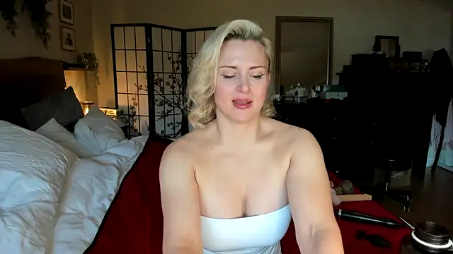 Snapshot of AlwaysAffirming chatting on November 1, 2025, 6:02 pm AlwaysAffirming online show from November 1, 2025, 6:02 pm