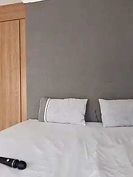 Snapshot of Jazmine-Blue chatting on December 29, 2024, 12:23 pm Jazmine-Blue online show from December 29, 2024, 12:23 pm