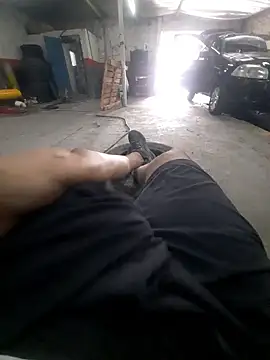 Snapshot of hecwil8 chatting on January 9, 2026, 1:40 pm hecwil8 online show from January 9, 2026, 1:40 pm