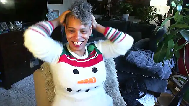 Snapshot of CeceilaMoon chatting on December 22, 2025, 3:12 pm CeceilaMoon online show from December 22, 2025, 3:12 pm